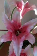 Pink Lily Bouquet – 3 Stems